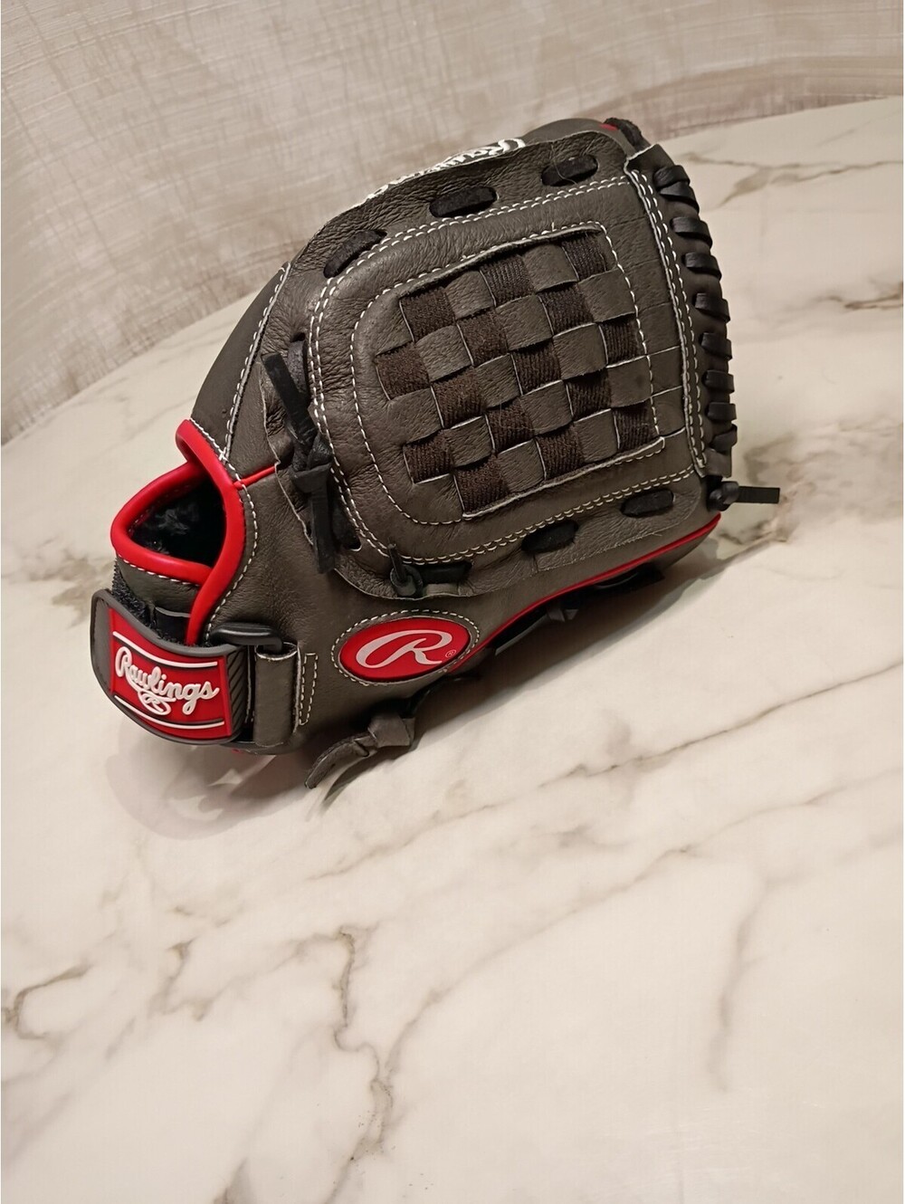 Rawlings Baseball Glove Select Series Black/Red Leather with Red Logo Used